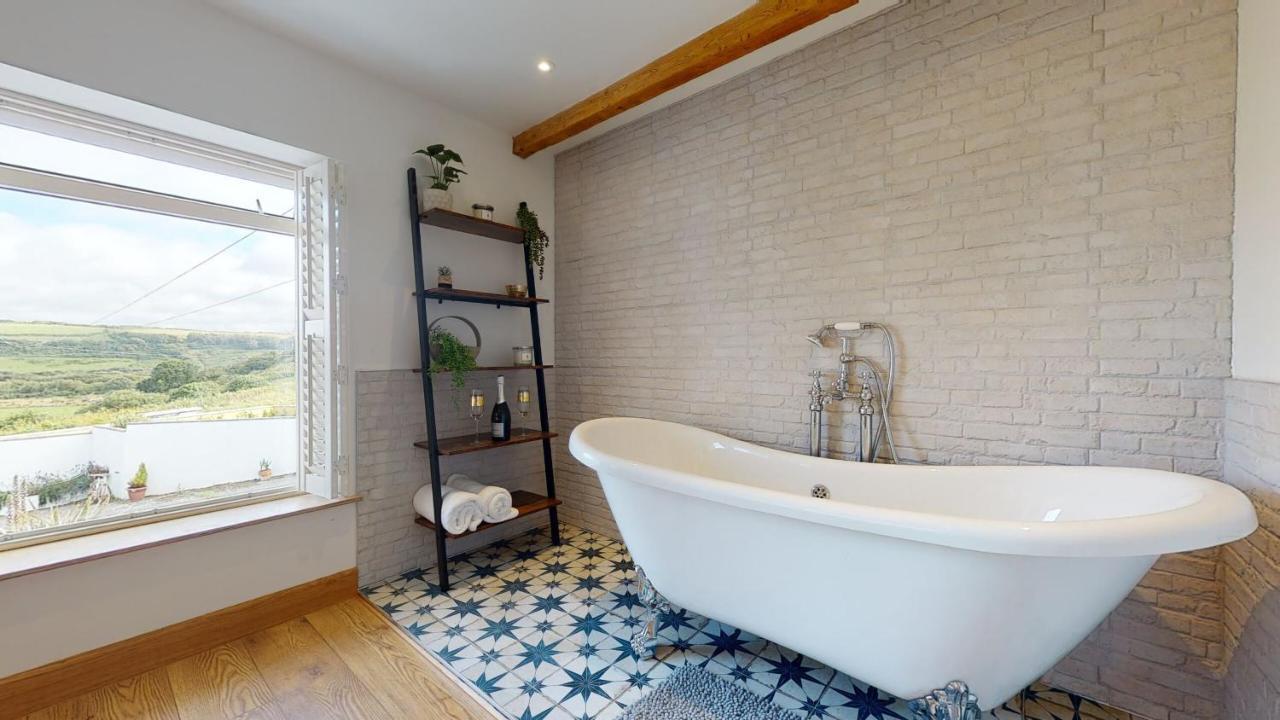 The Little Cottage By Truabode Holiday Lets & Short Lets Newquay - Parking, Wifi & Pet Friendly برونبيبيرغ الغرفة الصورة
